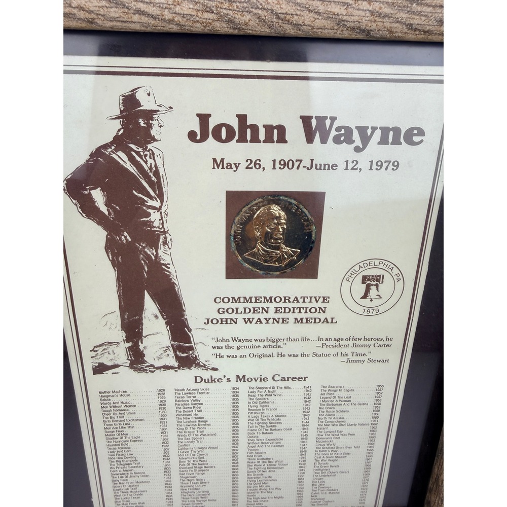 Vintage 1979 John Wayne Commemorative Golden Edition Medal Framed - Picture 2 of 7